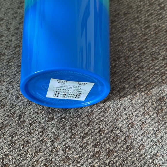 Starbucks WINTER HOLIDAY 2022 Glitter Teal Ombré Wave Venti Tumbler 24oz - Picture 2 of 3